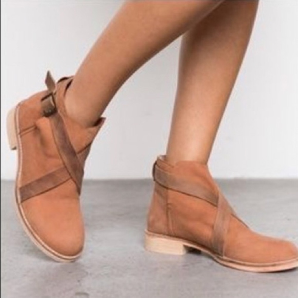 FREE PEOPLE Tan Ankle Booties BRAND NEW